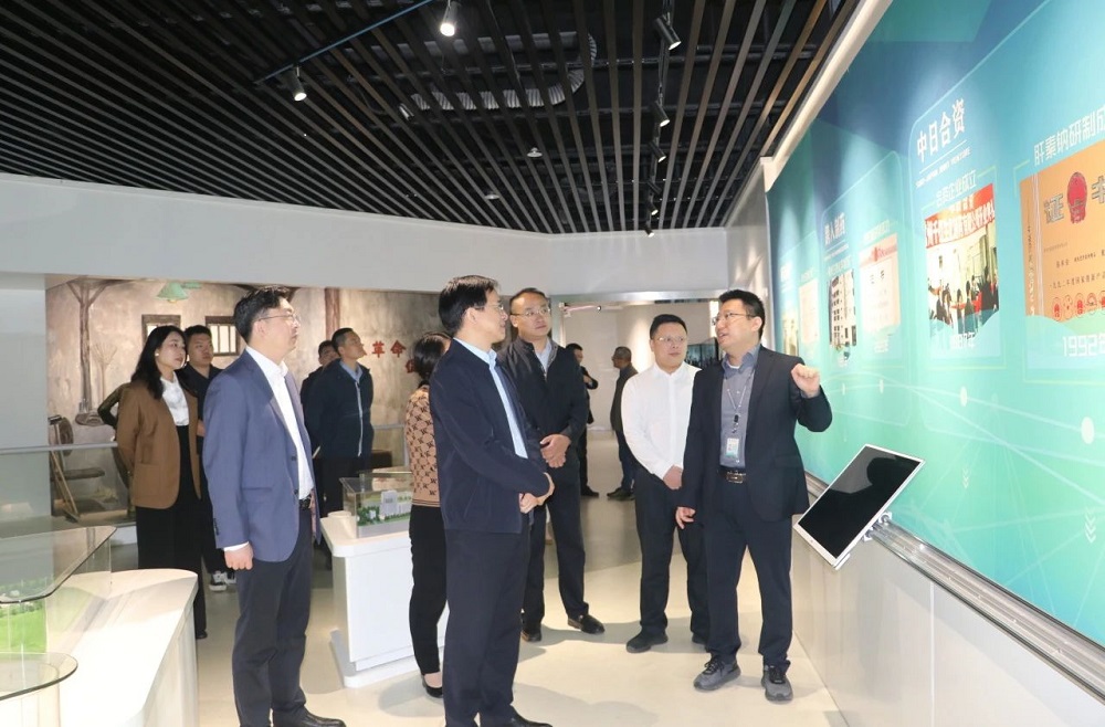 8961729763403663.jpg 22.jpg